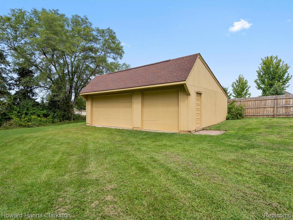 7171 Clintonville Road Clarkston, MI 48348 - Photo 26 of 31