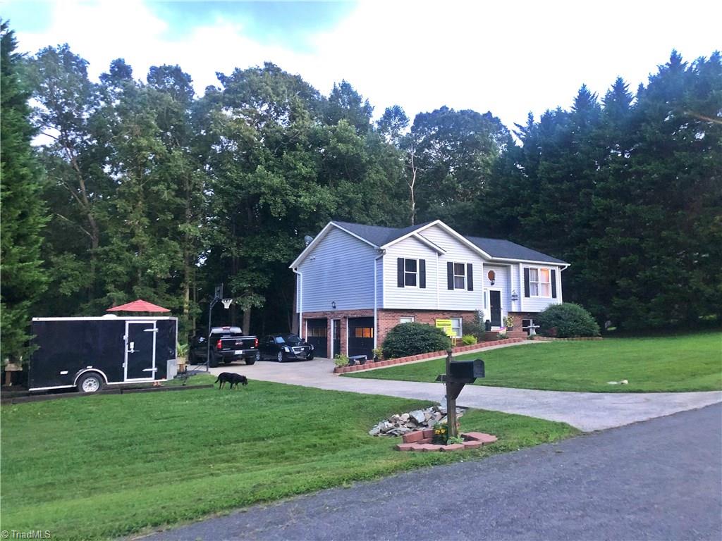 184 Oak Ridge Place Mount Airy, NC 27030 - Photo 5 of 17 Gallery Image 5