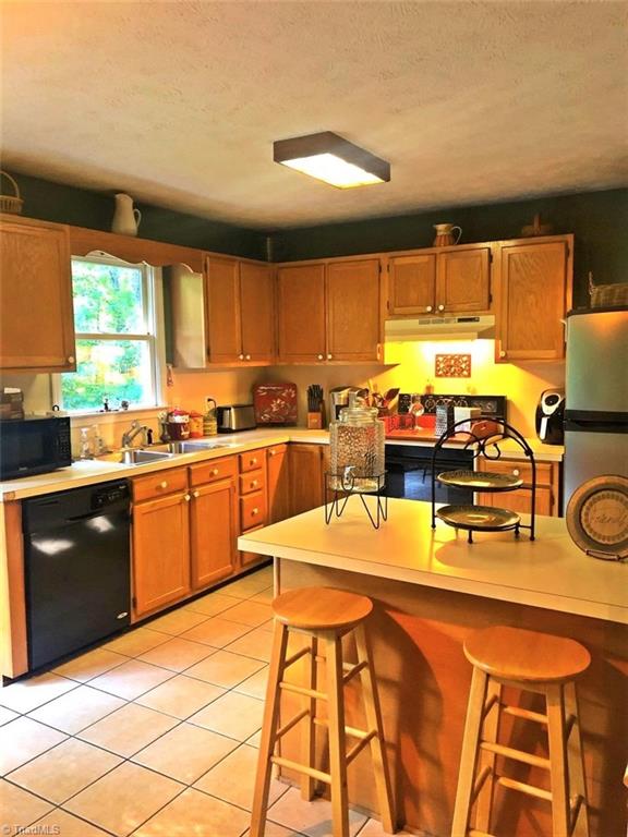 184 Oak Ridge Place Mount Airy, NC 27030 - Photo 10 of 17 Gallery Image 10