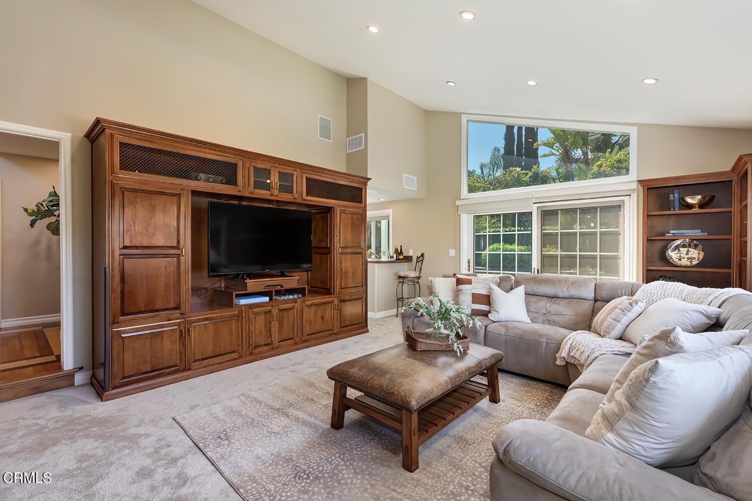 423 Lakeview Road Pasadena, CA 91105 - Photo 13 of 51 24