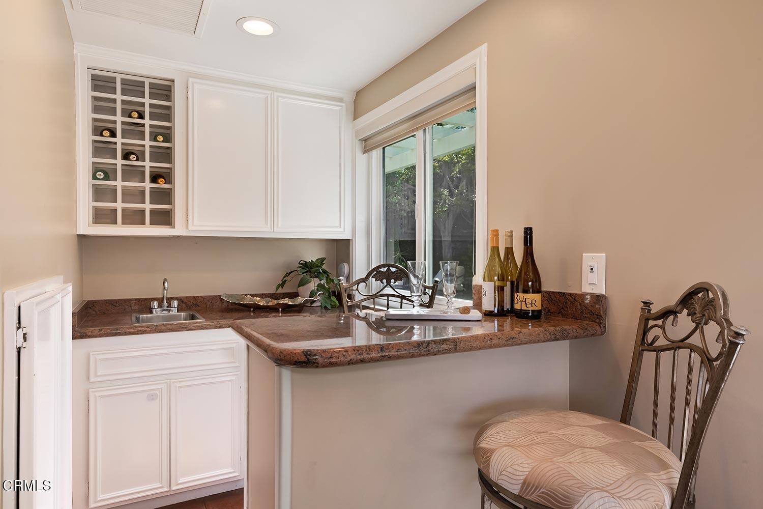 423 Lakeview Road Pasadena, CA 91105 - Photo 14 of 51 25