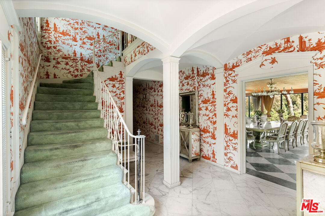 10934 Bellagio Road Los Angeles, CA 90077 - Photo 17 of 52 a view of entryway and hall