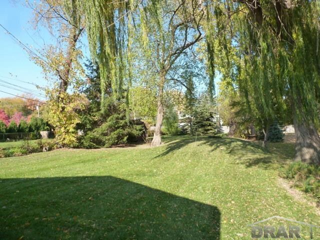 726 Vernier Road Grosse Pointe, MI 48236 - Photo 16 of 21 31223355-15.JPG