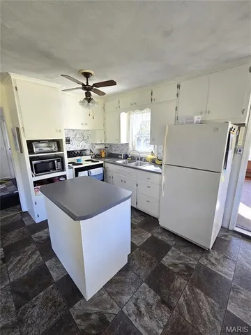 $225,500 | 1978 Old Highway 60, Birch Tree, MO 65438