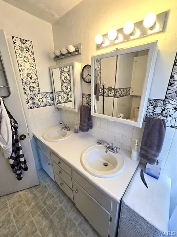 $225,500 | 1978 Old Highway 60, Birch Tree, MO 65438