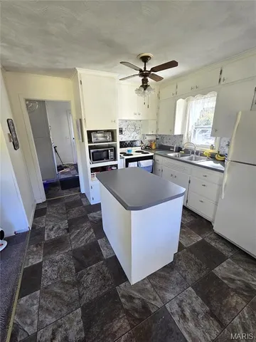 $225,500 | 1978 Old Highway 60, Birch Tree, MO 65438