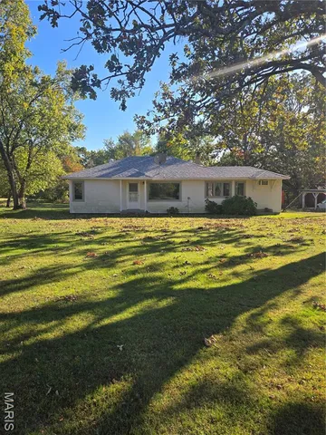 $225,500 | 1978 Old Highway 60, Birch Tree, MO 65438