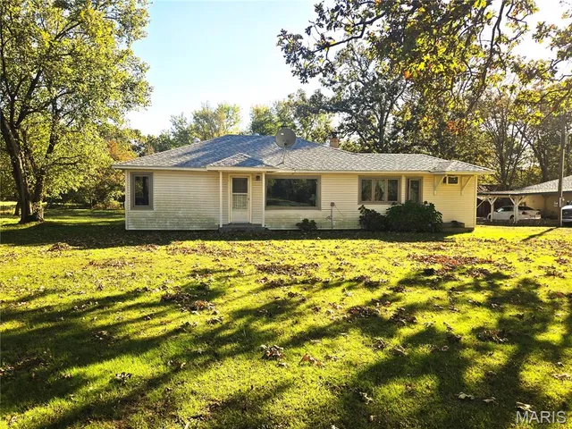 $225,500 | 1978 Old Highway 60, Birch Tree, MO 65438