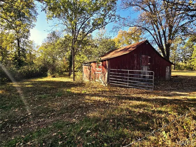 $225,500 | 1978 Old Highway 60, Birch Tree, MO 65438