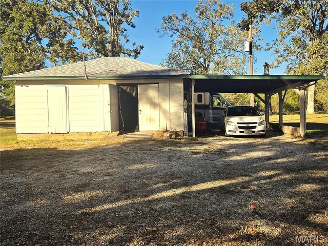 $225,500 | 1978 Old Highway 60, Birch Tree, MO 65438