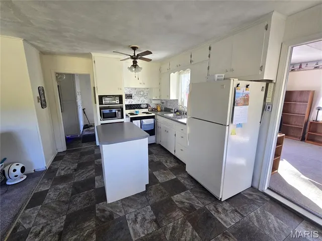 $225,500 | 1978 Old Highway 60, Birch Tree, MO 65438