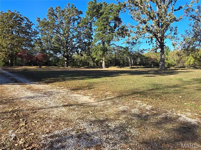 $225,500 | 1978 Old Highway 60, Birch Tree, MO 65438