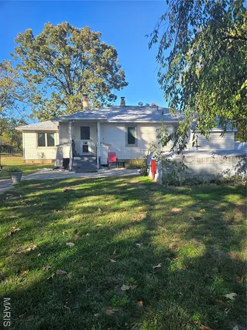 $225,500 | 1978 Old Highway 60, Birch Tree, MO 65438