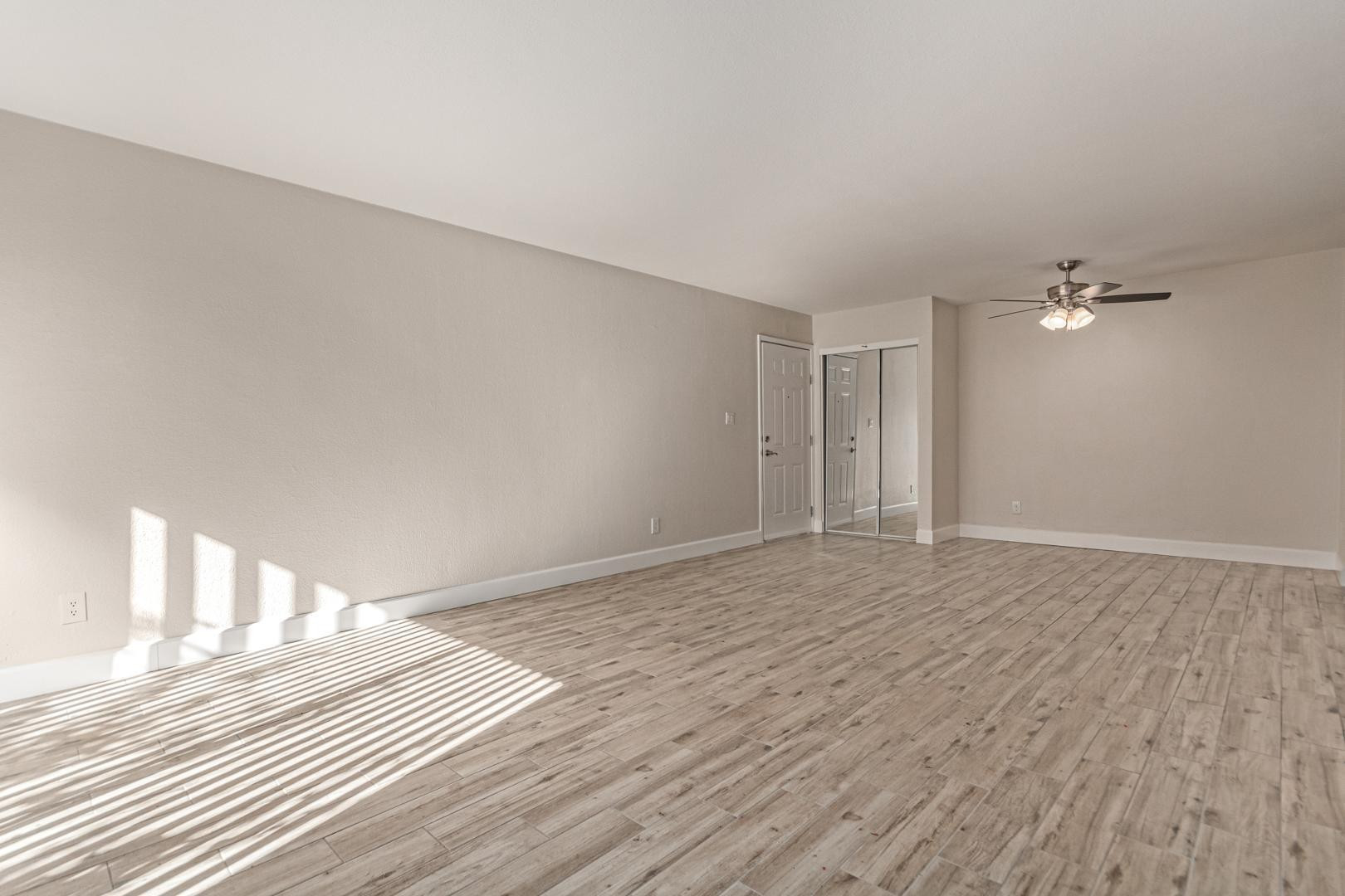 3825 East Camelback Road, Unit 137 Phoenix, AZ 85018 - Photo 3 of 26 Photo #3
