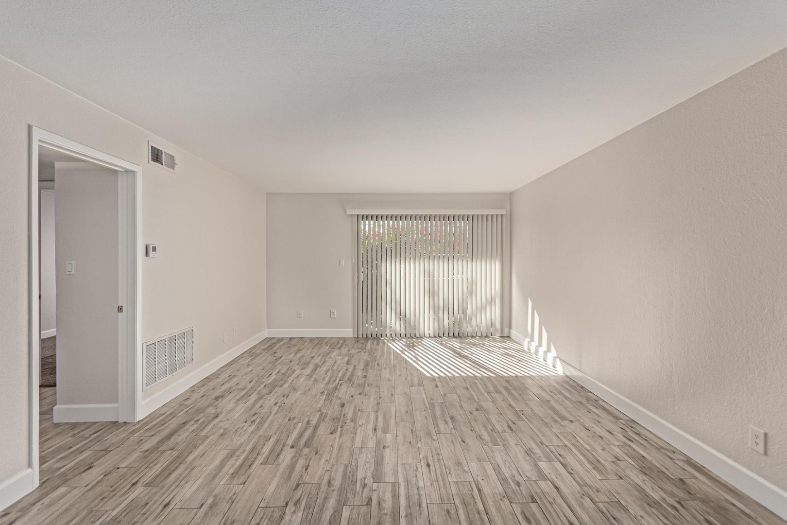3825 East Camelback Road, Unit 137 Phoenix, AZ 85018 - Photo 4 of 26 Photo #4