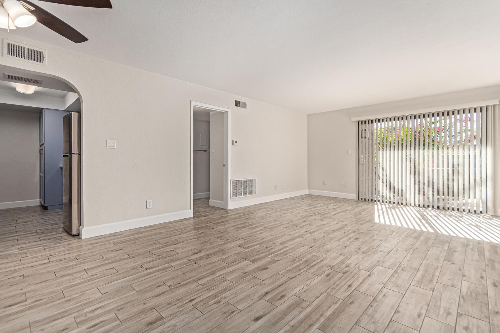 3825 East Camelback Road, Unit 137 Phoenix, AZ 85018 - Photo 6 of 26 Photo #6