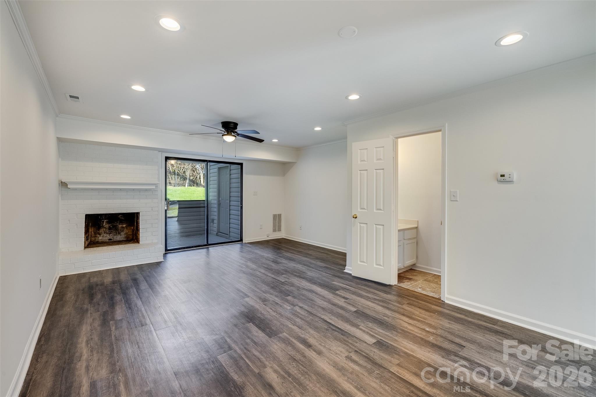 11020 Carmel Crossing Road Charlotte, NC 28226 - Photo 8 of 25
