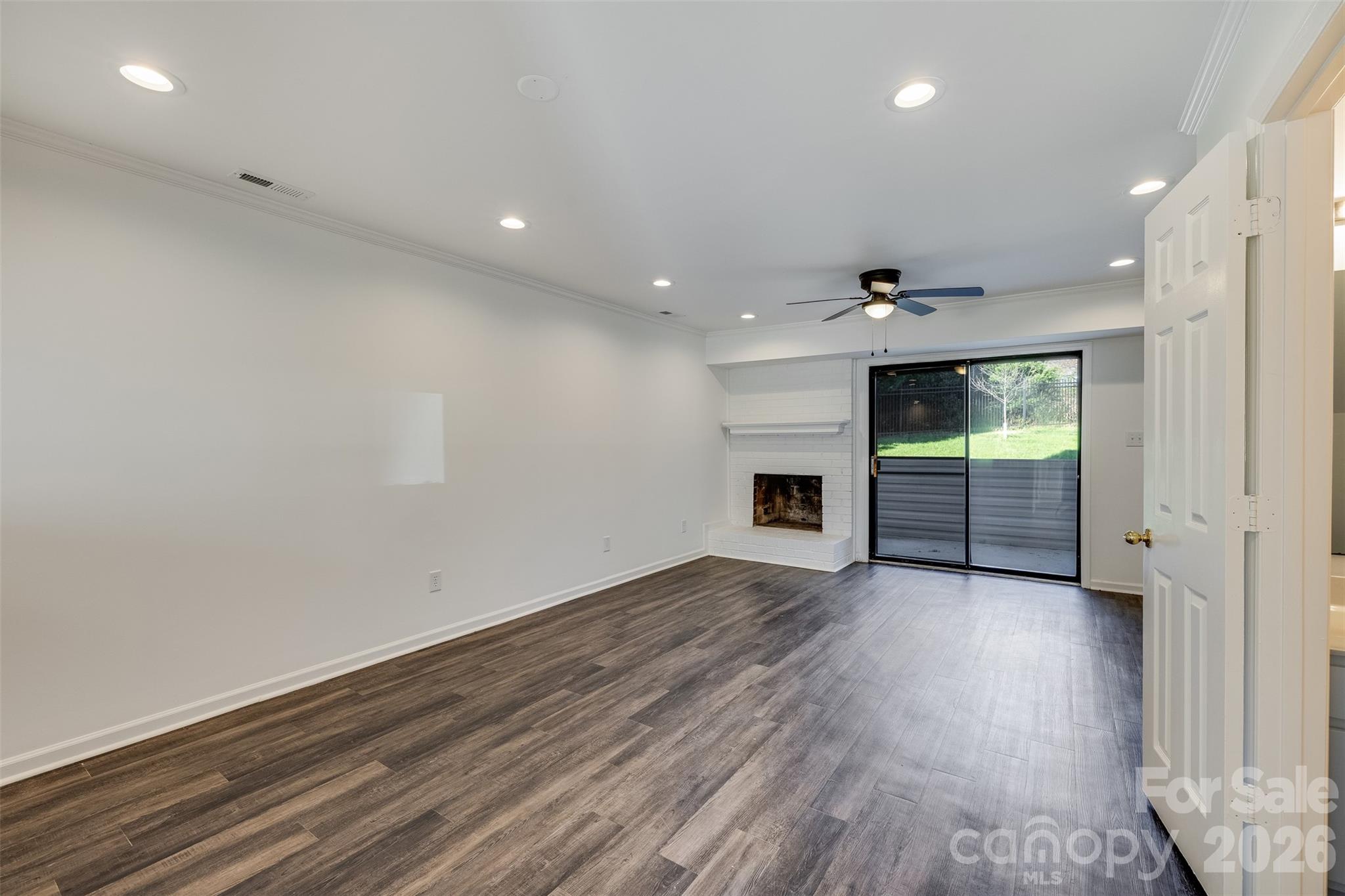 11020 Carmel Crossing Road Charlotte, NC 28226 - Photo 10 of 25