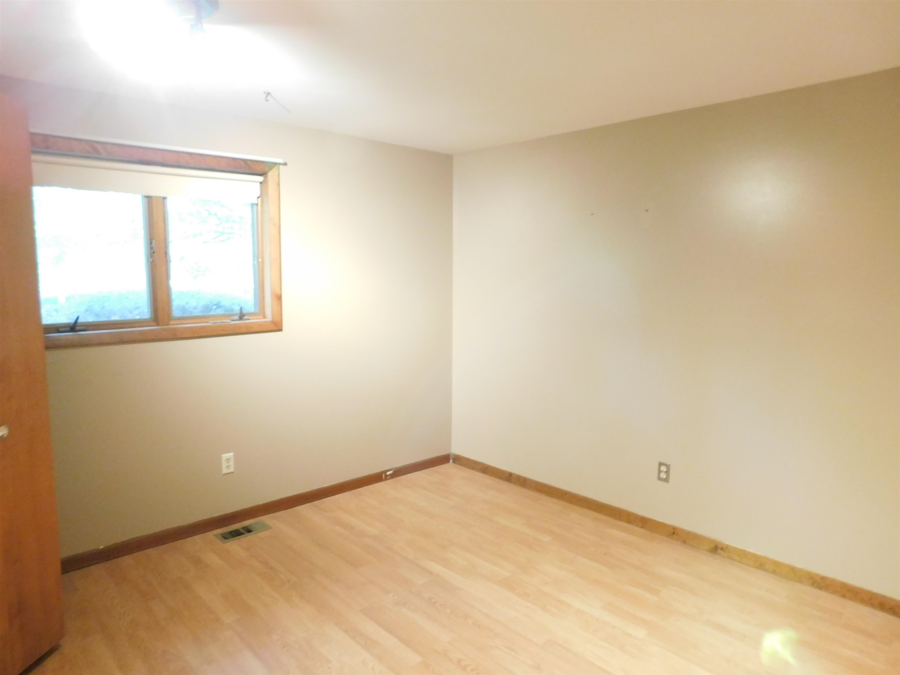 4798 Rochester Road Dryden, MI 48428 - Photo 16 of 28 Bedroom 4