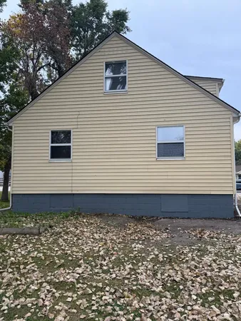 $159,500 | 606 East Main Street, Marshall, MN 56258