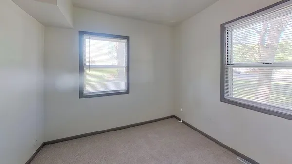 $159,500 | 606 East Main Street, Marshall, MN 56258