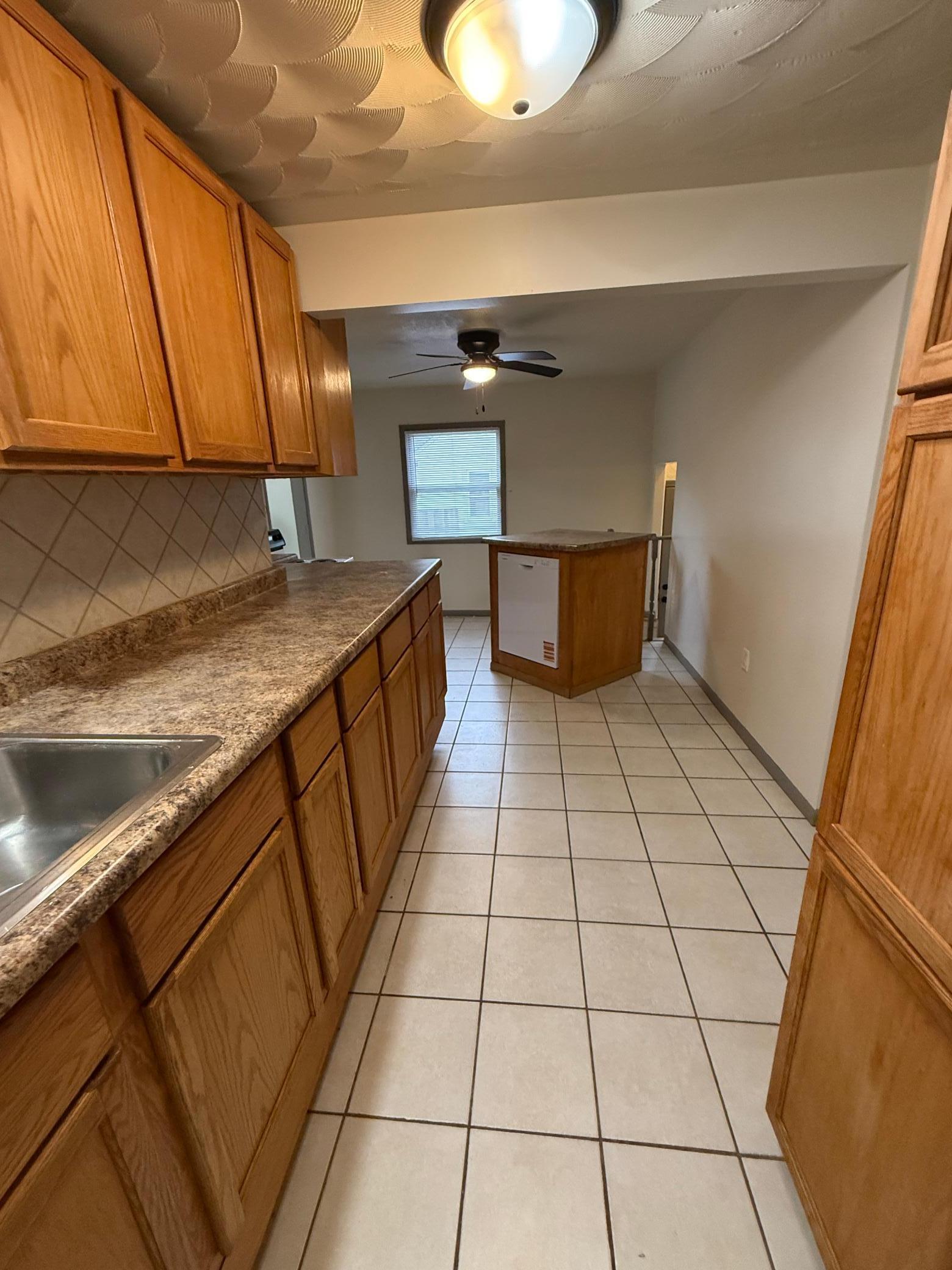 606 East Main Street Marshall, MN 56258 - Photo 3 of 46