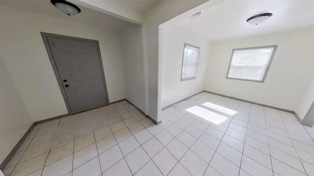 $159,500 | 606 East Main Street, Marshall, MN 56258