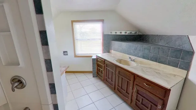 $159,500 | 606 East Main Street, Marshall, MN 56258