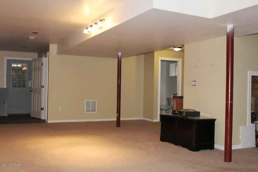 126 Dirk Road Tafton, PA 18464 - Photo 13 of 27