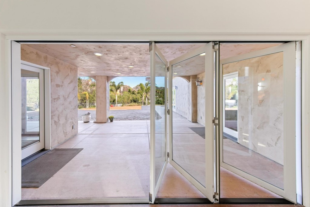 15460 Markar Road Poway, CA 92064 - Photo 26 of 36