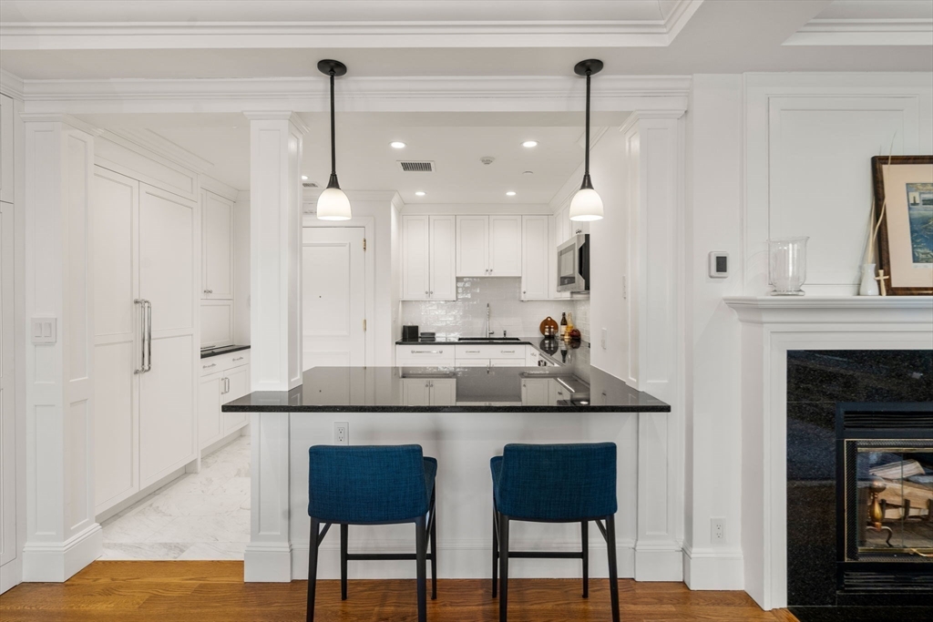 20 Rowes Wharf, Unit 701 Boston, MA 02110 - Photo 11 of 42