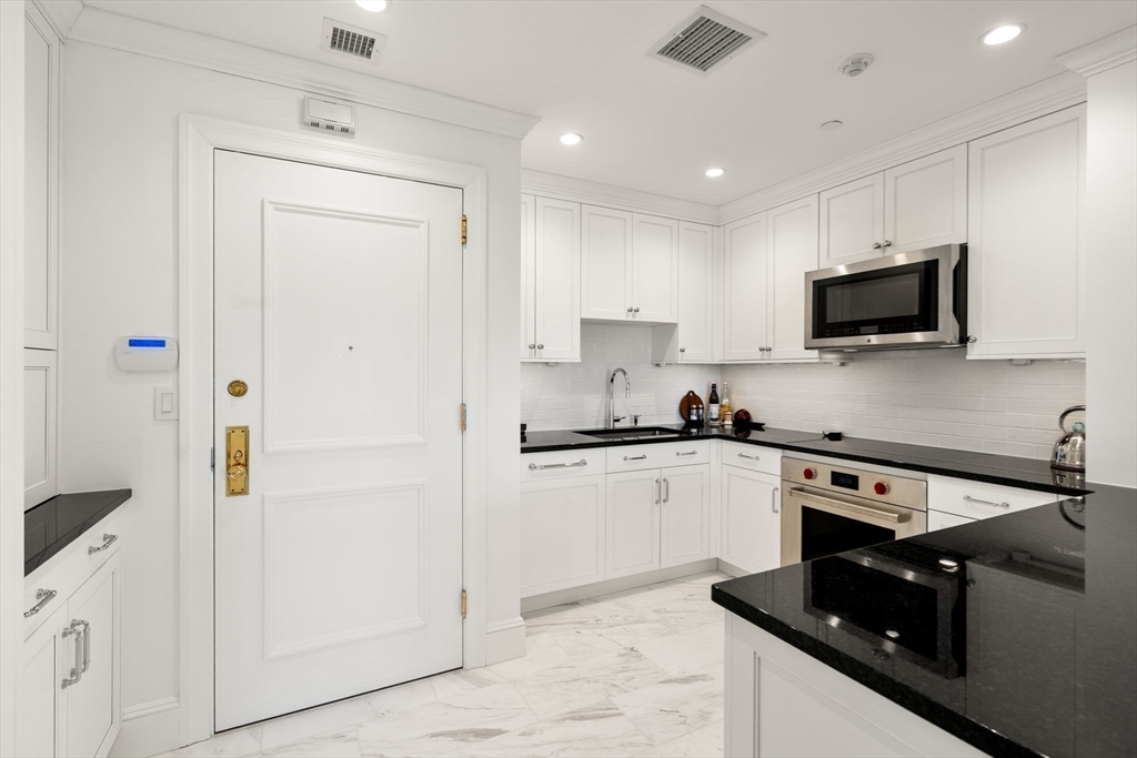 20 Rowes Wharf, Unit 701 Boston, MA 02110 - Photo 15 of 42