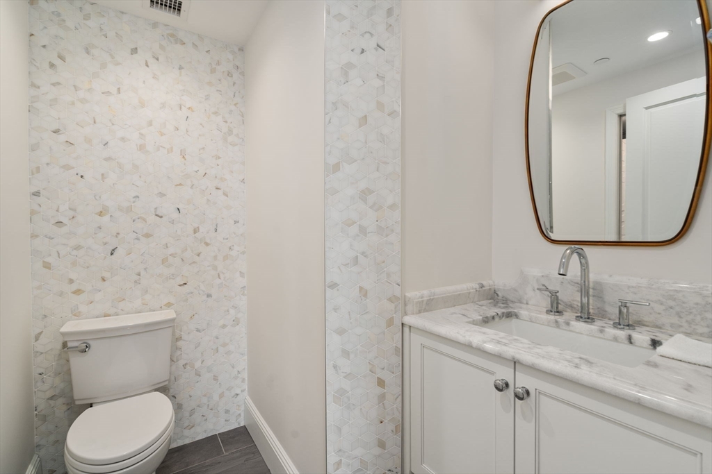 20 Rowes Wharf, Unit 701 Boston, MA 02110 - Photo 27 of 42