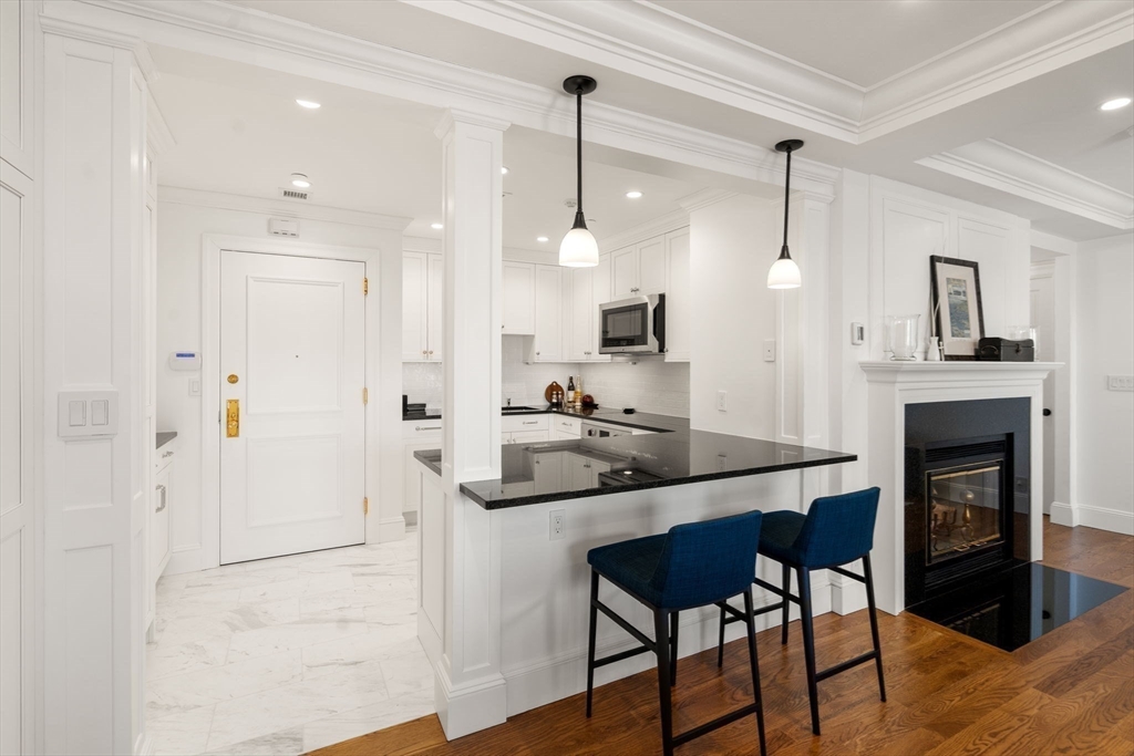 20 Rowes Wharf, Unit 701 Boston, MA 02110 - Photo 10 of 42