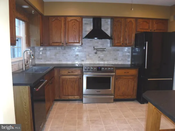 $3,150 | 8519 Forrester Boulevard, Springfield, VA 22152