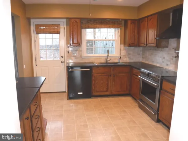 $3,150 | 8519 Forrester Boulevard, Springfield, VA 22152