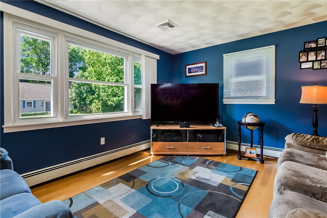 31 Riverdale Road Westerly, RI 02891 - Photo 12 of 30 Gallery Image 12
