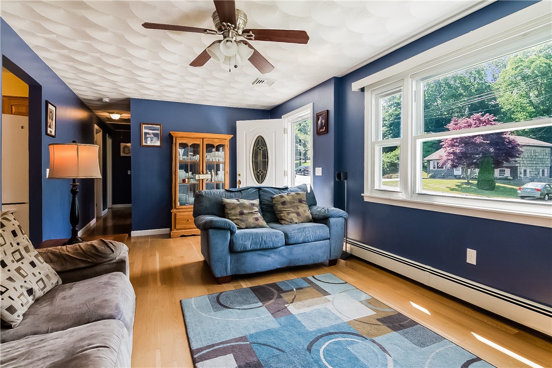 31 Riverdale Road Westerly, RI 02891 - Photo 9 of 30 Gallery Image 9
