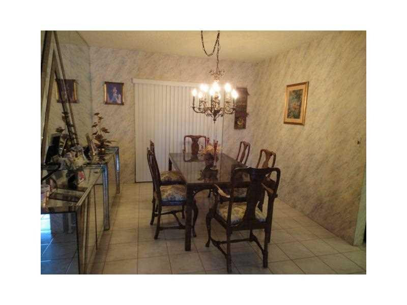 5400 West Park Road Hollywood, FL 33021 - Photo 6 of 11 Dining Room