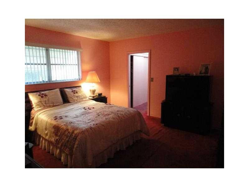 5400 West Park Road Hollywood, FL 33021 - Photo 9 of 11 Bedroom Master