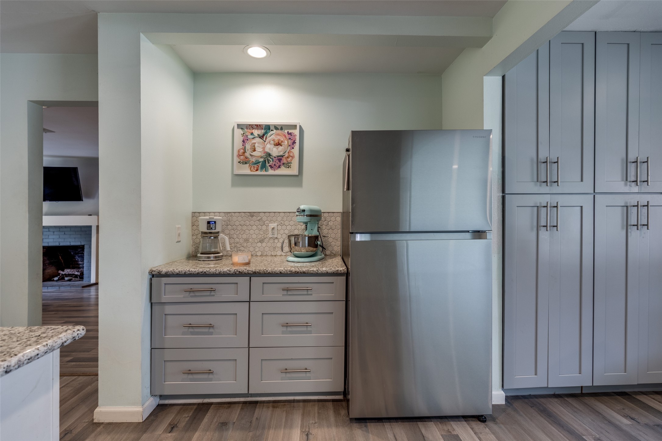 2007 Hewitt Drive Houston, TX 77018 - Photo 9 of 25 a kitchen with cabinets and stainless steel appliances