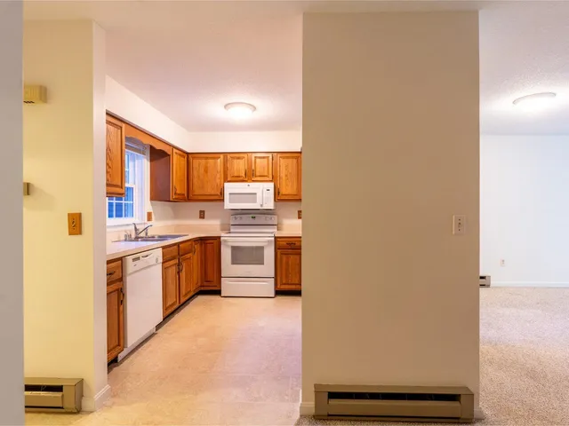 $345,000 | 25 Woodbine By The Lake, Unit 3, Colchester, VT 05446