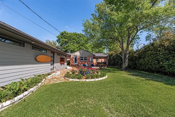 $4,100 | 9911 Hurley Way, Dallas, TX 75220