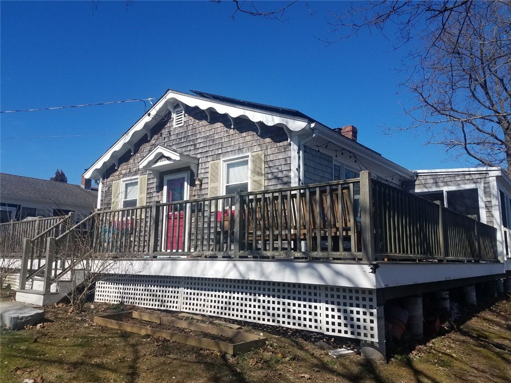 8 Katzman Place Newport, RI 02840 - Photo 3 of 14