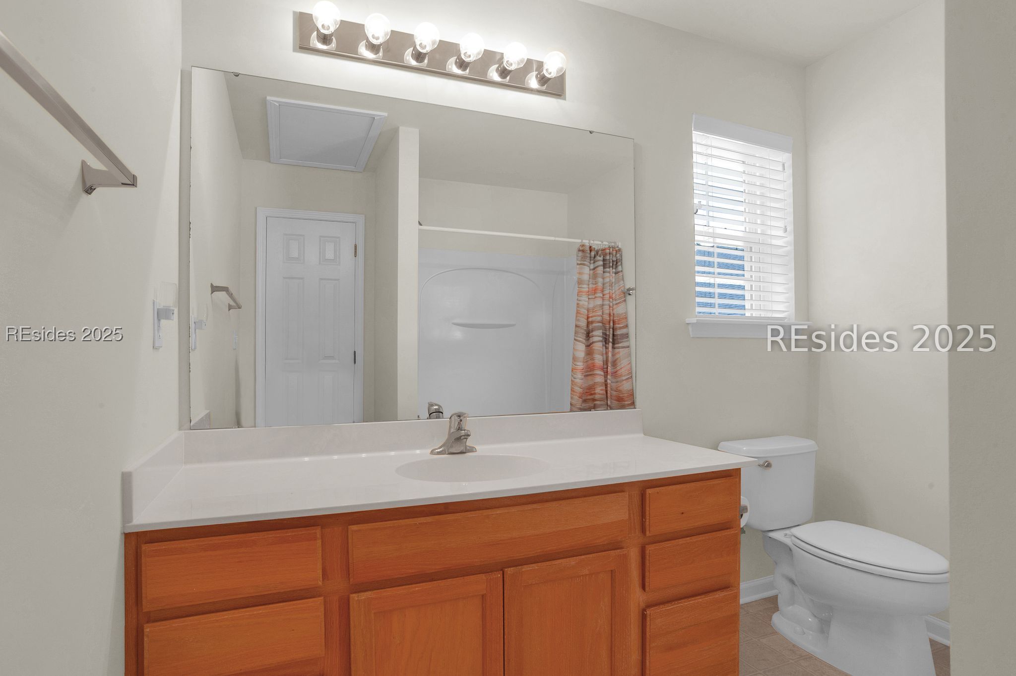 270 West Square Bluffton, SC 29910 - Photo 29 of 50 upstairs bathroom