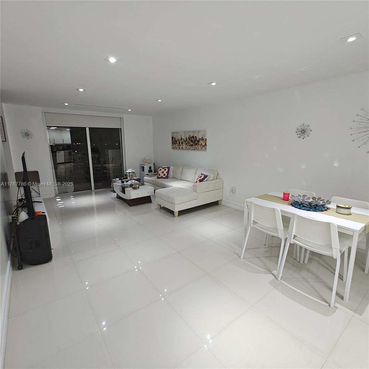 2750 Northeast 183rd Street, Unit 301 Aventura, FL 33160 - Photo 16 of 38