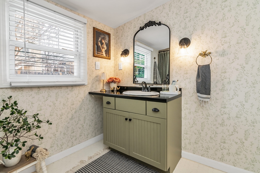 34 Venice Road Methuen, MA 01844 - Photo 30 of 42