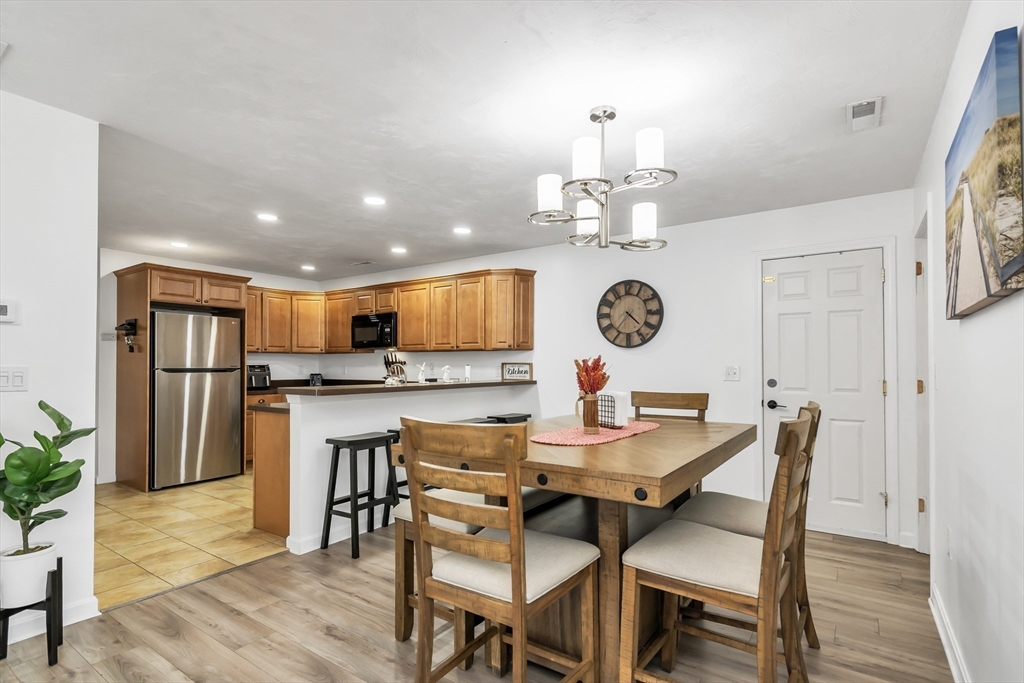 34 Venice Road Methuen, MA 01844 - Photo 5 of 42