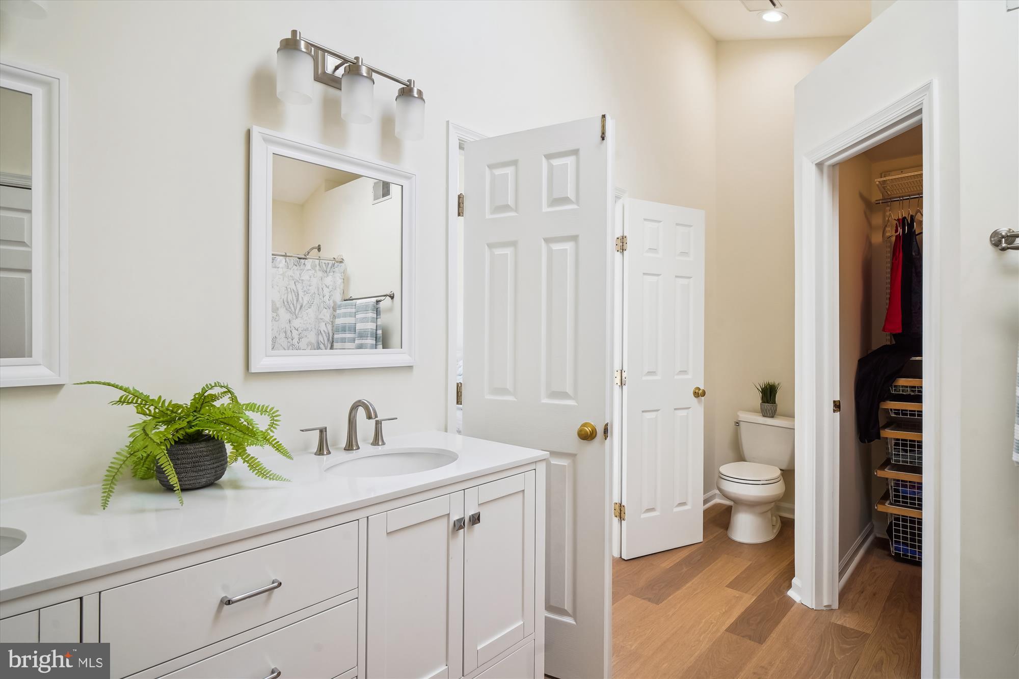 16901 Hoskinson Road Poolesville, MD 20837 - Photo 32 of 71 Primary Bath