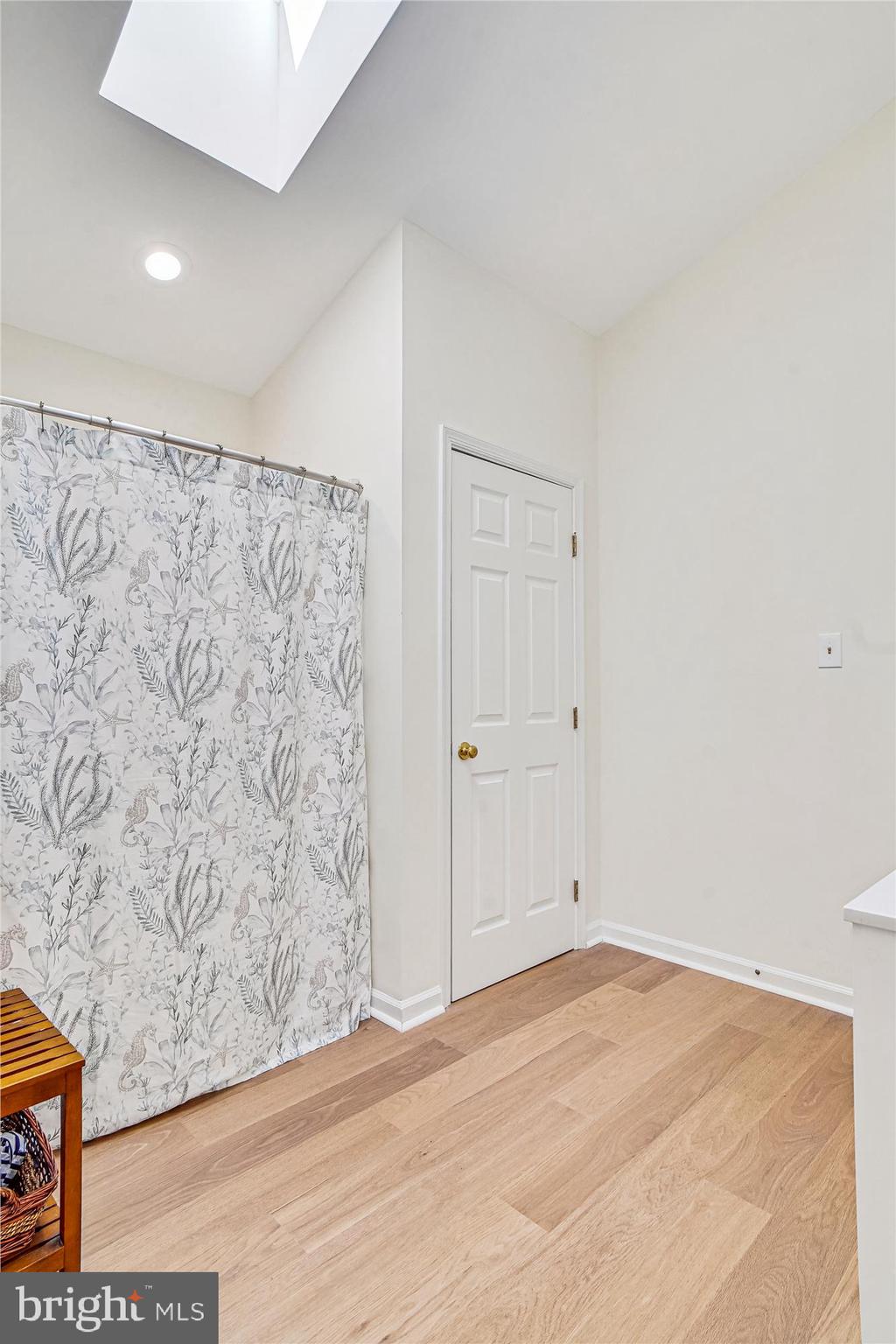 16901 Hoskinson Road Poolesville, MD 20837 - Photo 33 of 71 Primary Bath